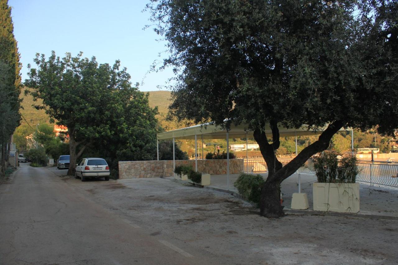 Apartments By The Sea Molunat, Dubrovnik - 8550 Екстер'єр фото